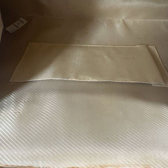 Vintage beaded evening purse with antique closure hardware Chain Strap - Picture 9 of 13